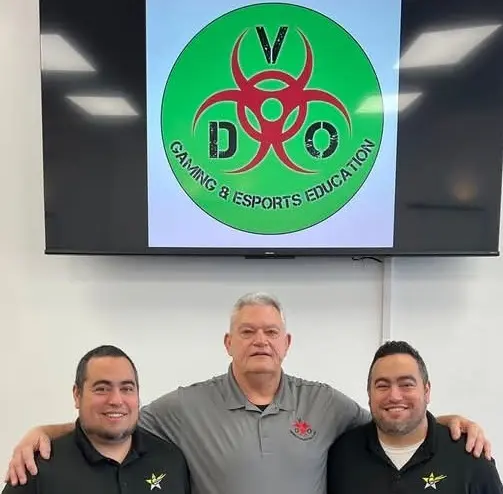The team under the VDO sign